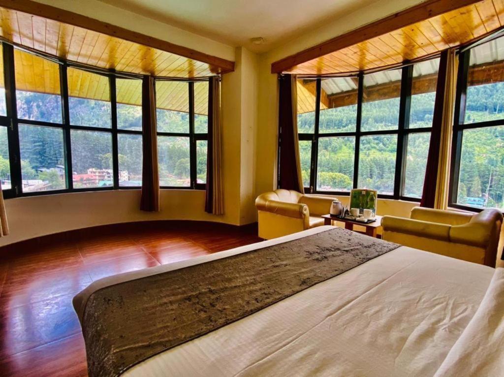 Hotel In Manali With Mountain View Near Mall Road Bagian luar foto